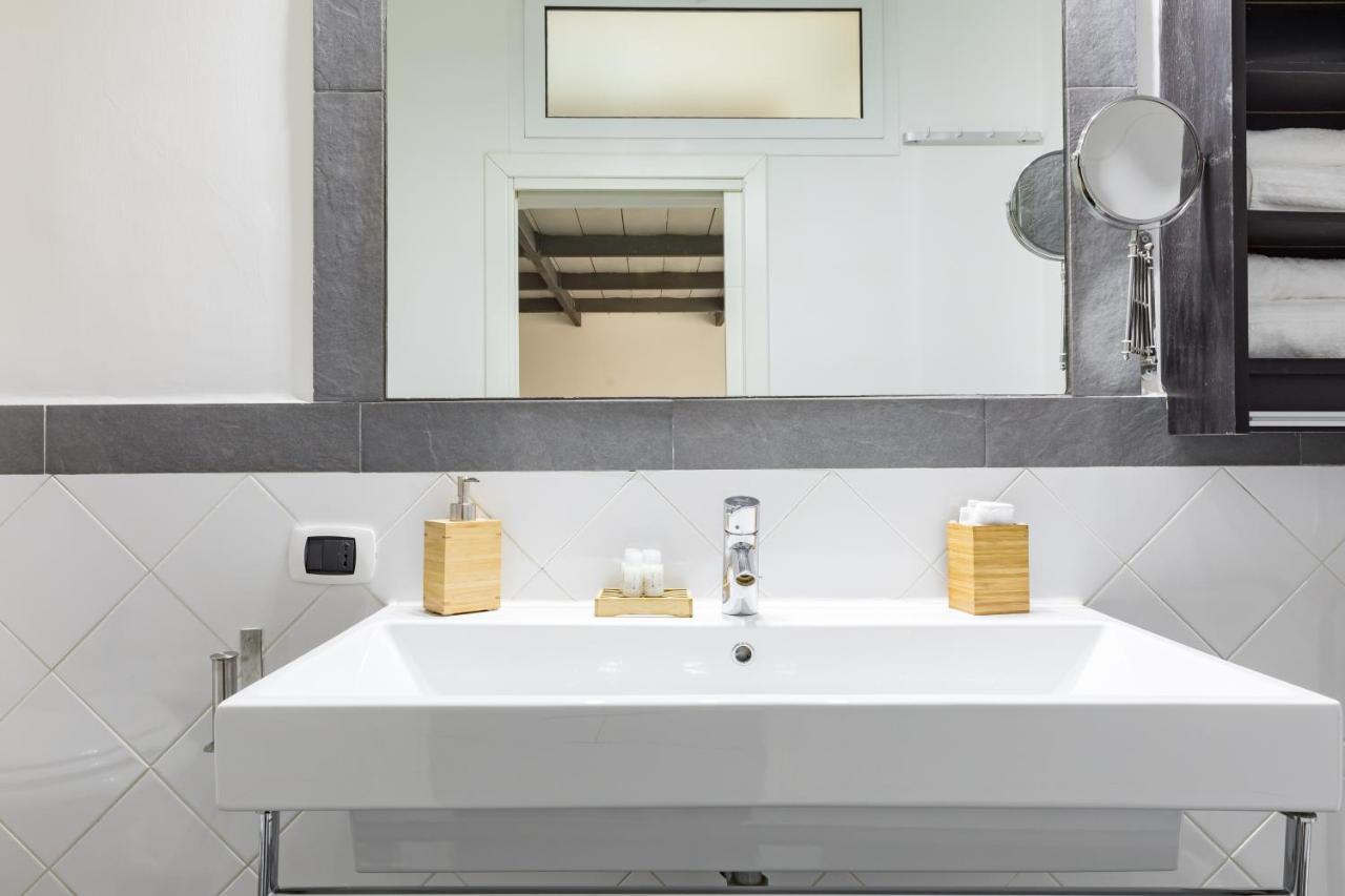 Trevi Fountain Modern Loft Apartment โรม ภายนอก รูปภาพ