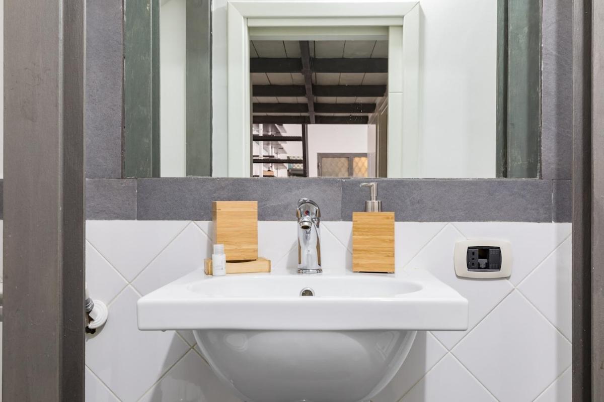 Trevi Fountain Modern Loft Apartment โรม ภายนอก รูปภาพ